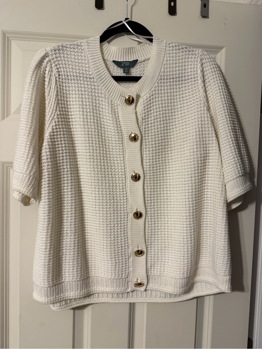 Terra & Sky White Short-Sleeve Waffle Knit Cardigan with Gold Buttons